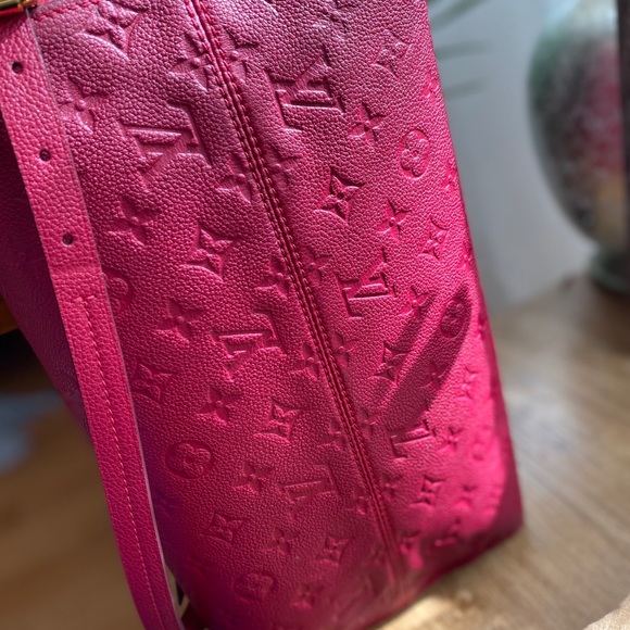 Louis Vuitton Lumineuse PM - Picture 11 of 16